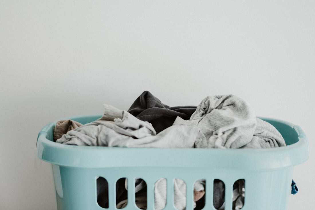 Removing lint from dark clothing — best lint remover methods UK